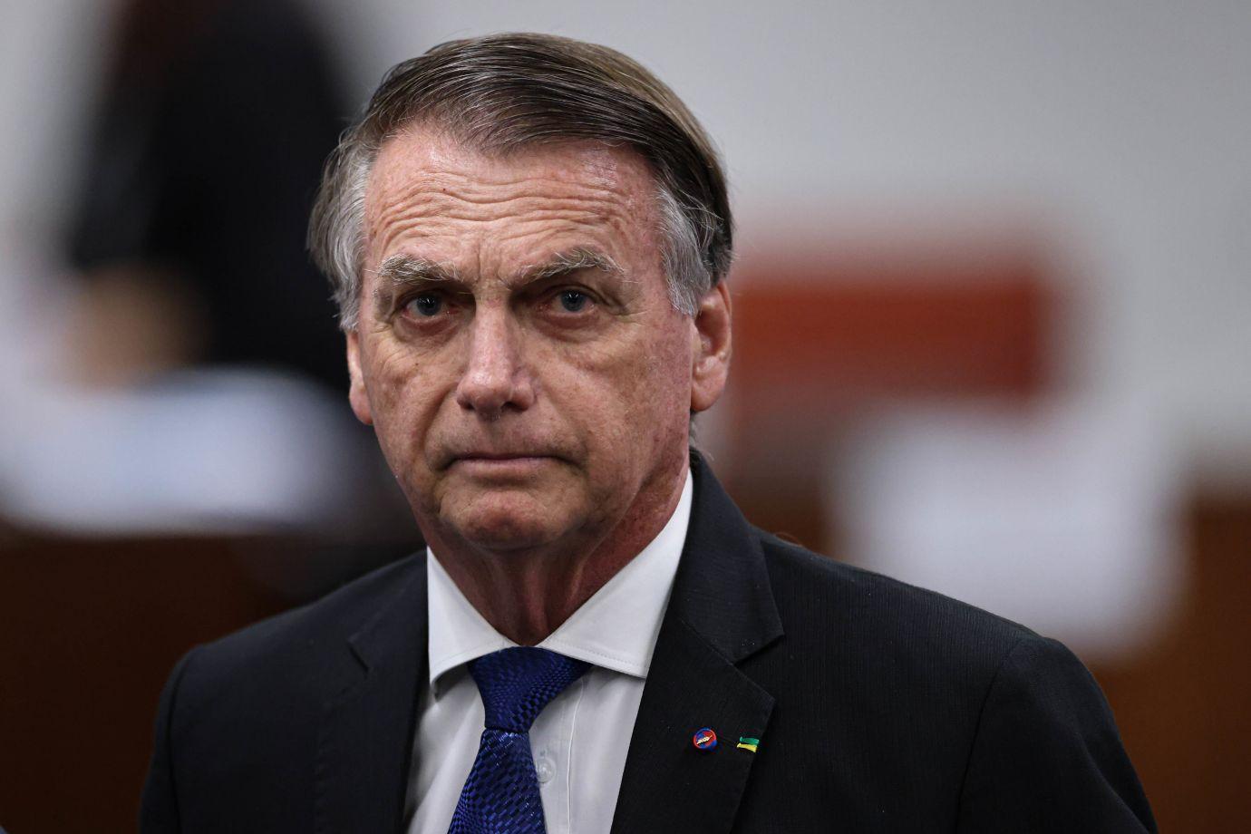 Defesa diz que Bolsonaro não tinha conhecimento sobre vídeo de Eduardo