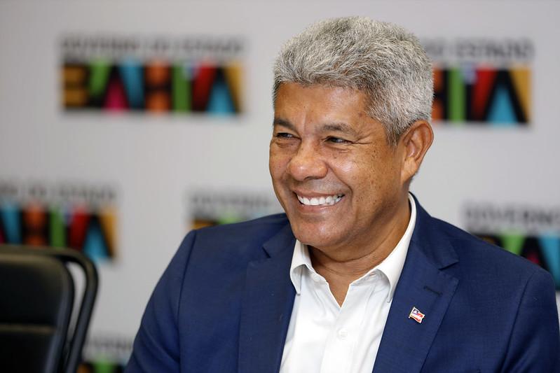 Governo da Bahia anuncia pacote de R$ 2 bilhões e firma convênios com mais de 300 municípios