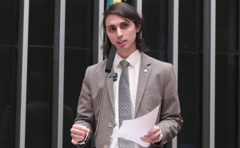 Projeto obriga empresas a informar em 5 dias úteis solução de demandas no SAC