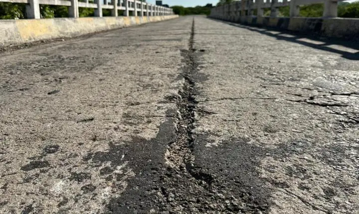 Sob liderança de Jerônimo Rodrigues, governo do Estado investe na recuperação de ponte na BA-233, em Pé de Serra